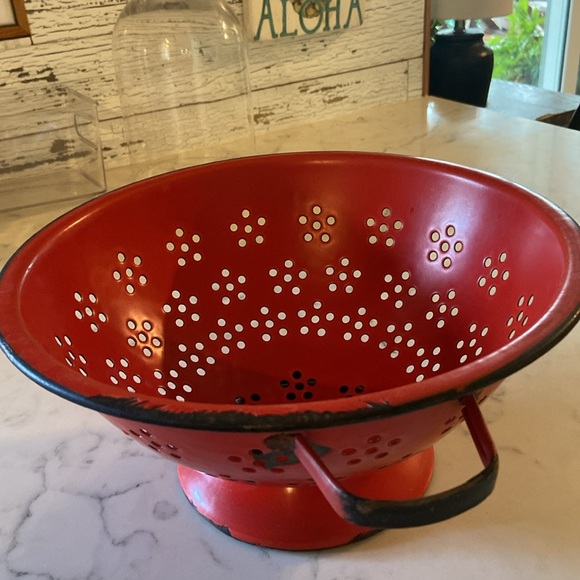 Fire engine, red colander - Picture 7 of 9